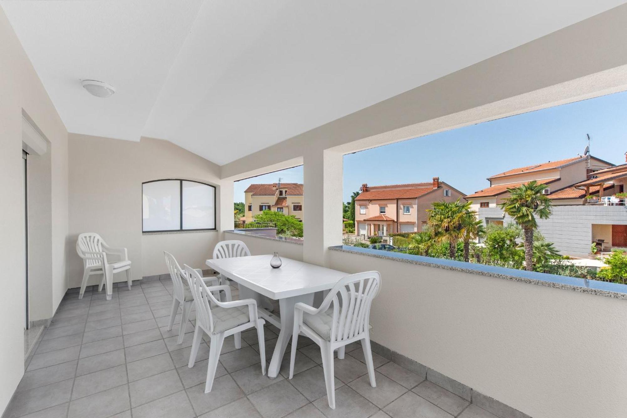 Villa Hope - Apartments With Shared Pool Porec Room photo