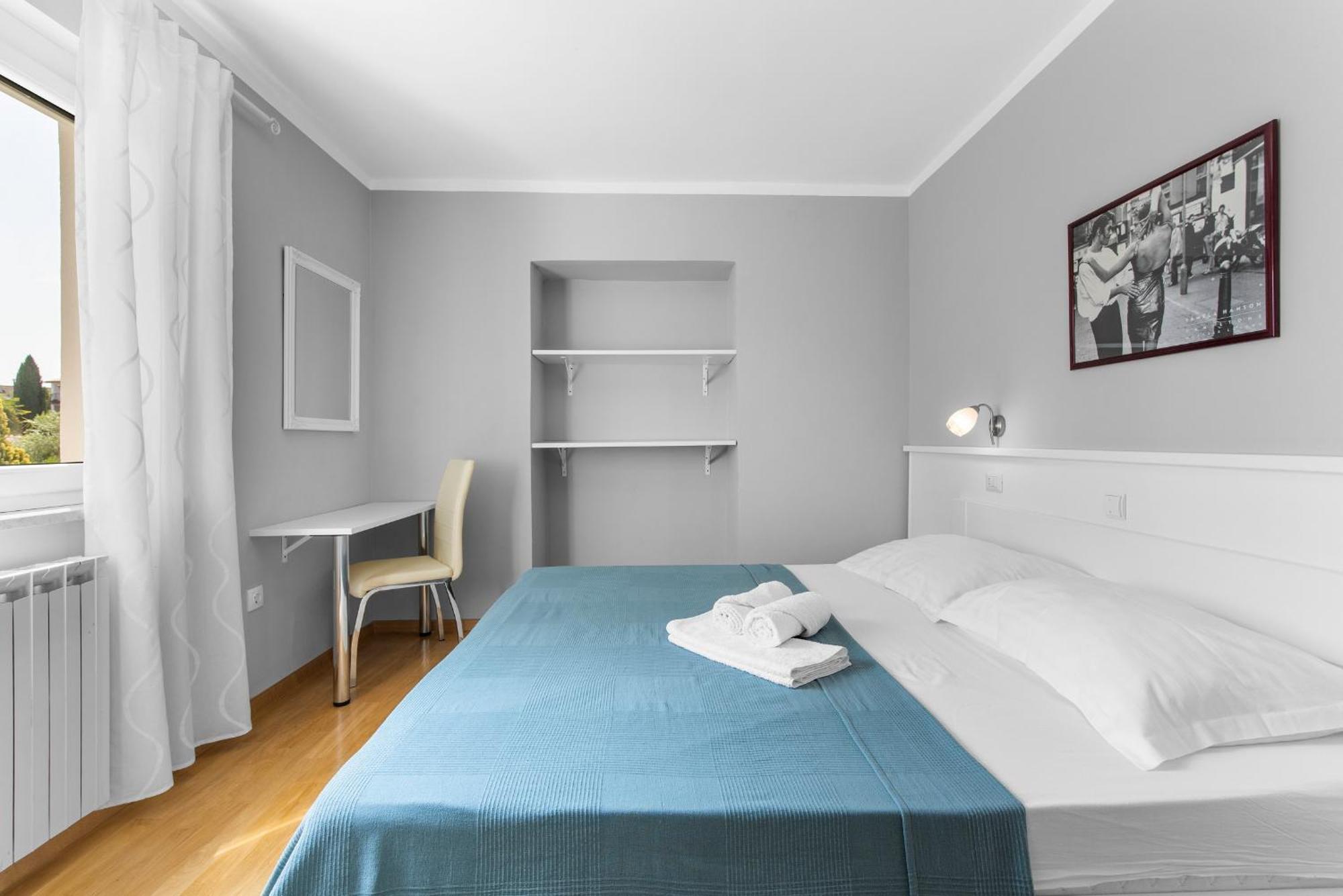 Villa Hope - Apartments With Shared Pool Porec Room photo