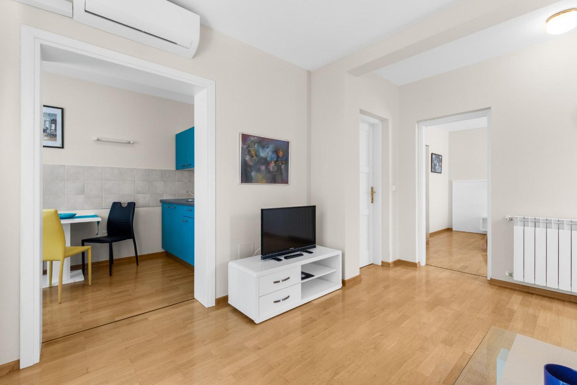Villa Hope - Apartments With Shared Pool Porec Room photo