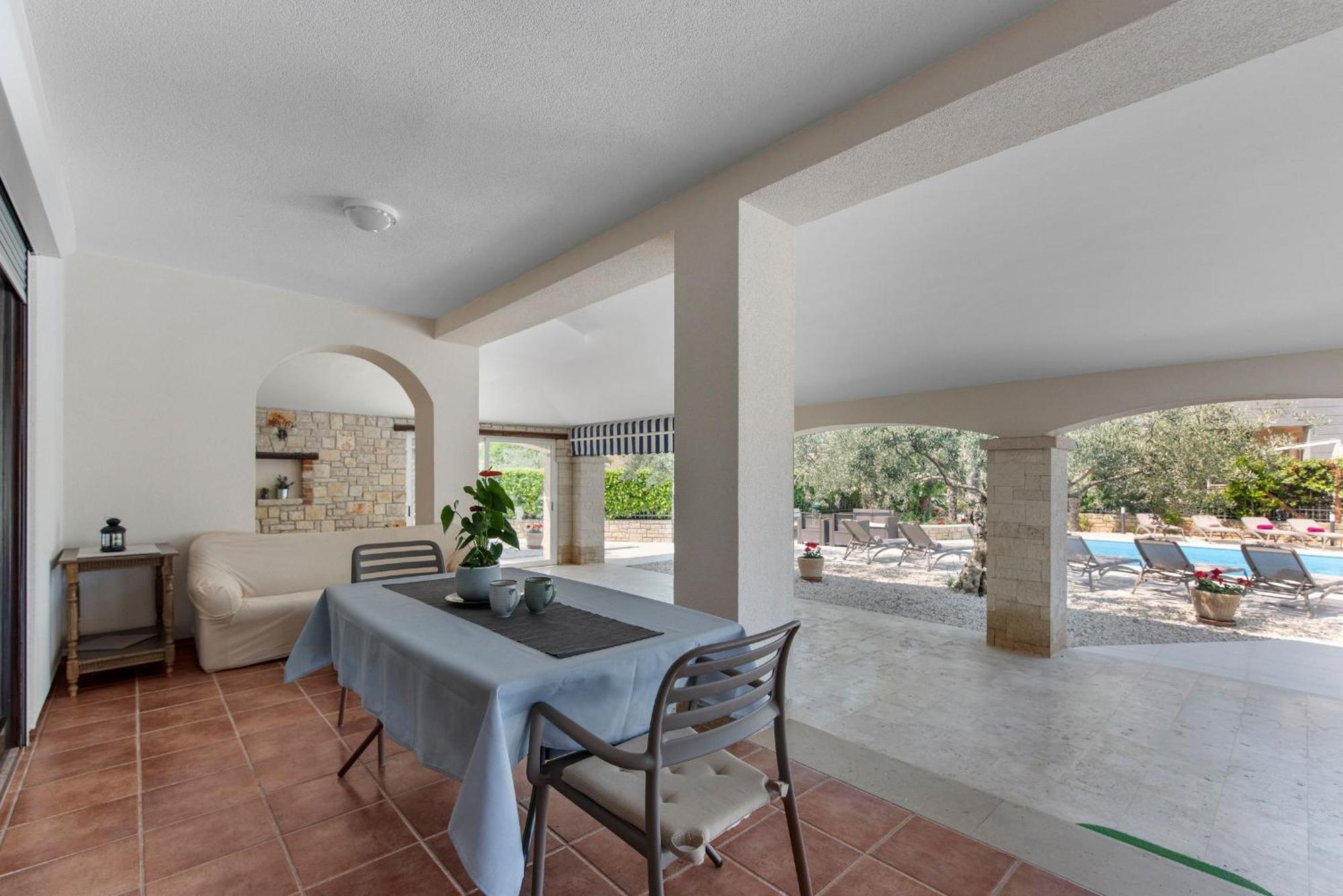 Villa Hope - Apartments With Shared Pool Porec Room photo