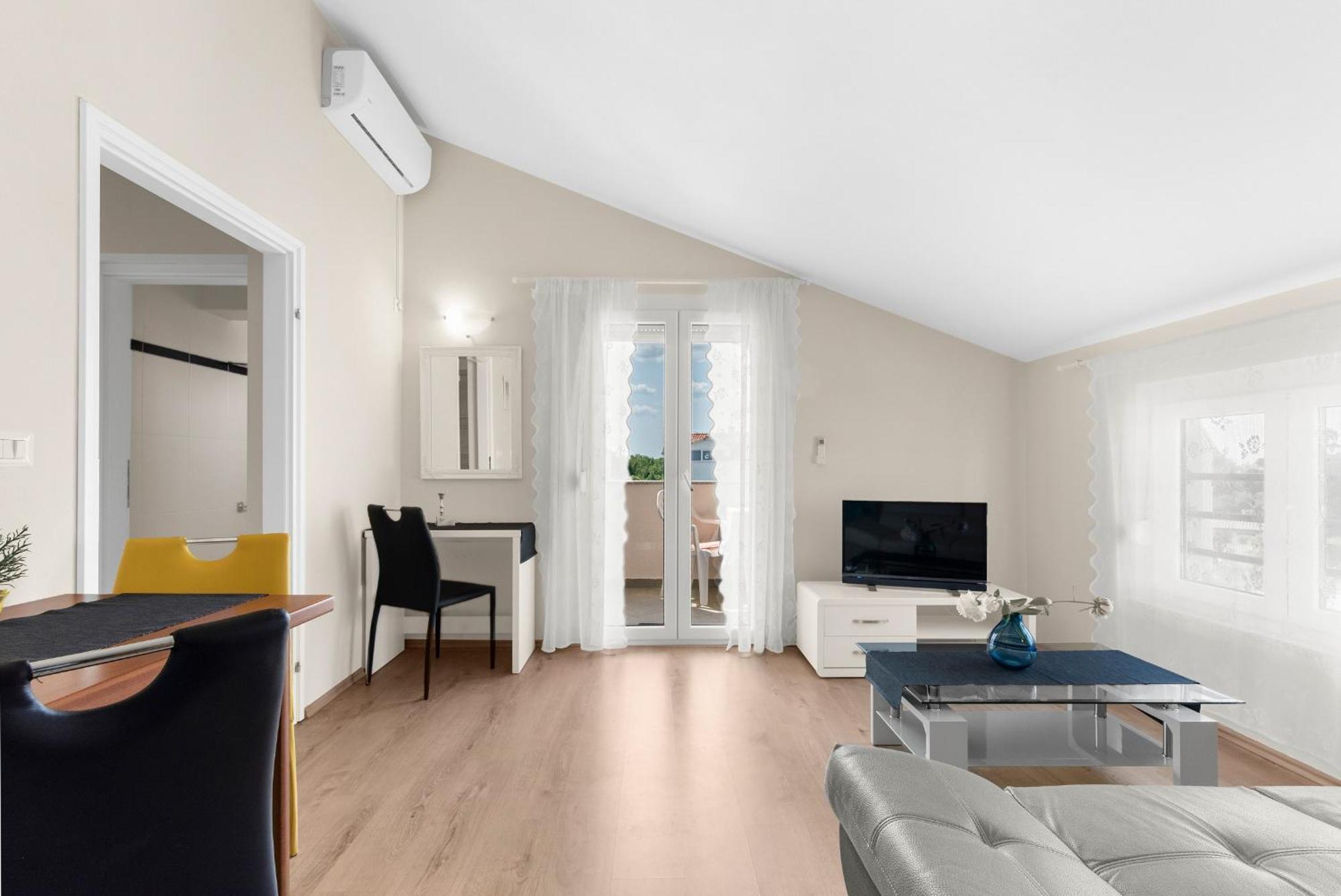 Villa Hope - Apartments With Shared Pool Porec Room photo