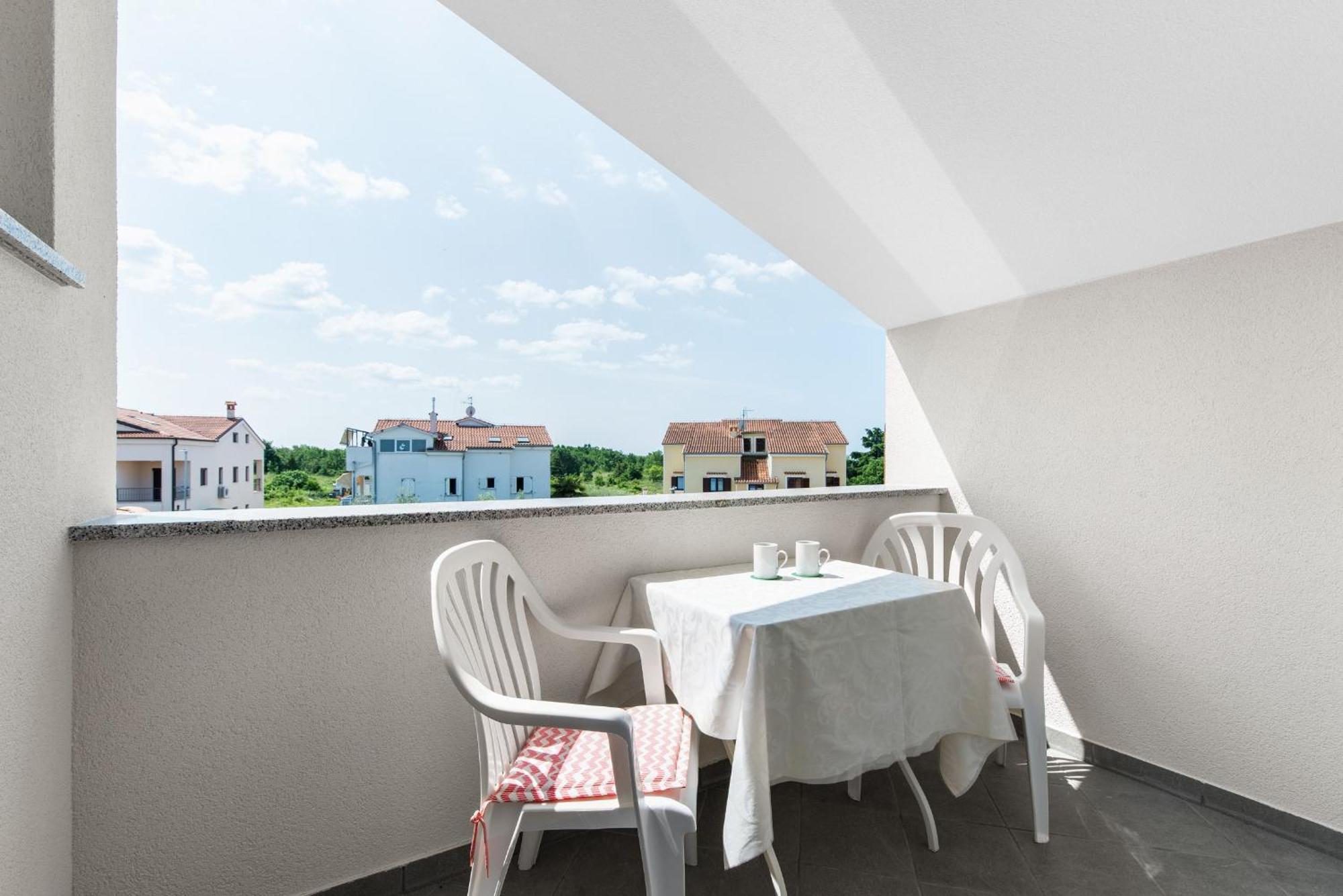 Villa Hope - Apartments With Shared Pool Porec Room photo
