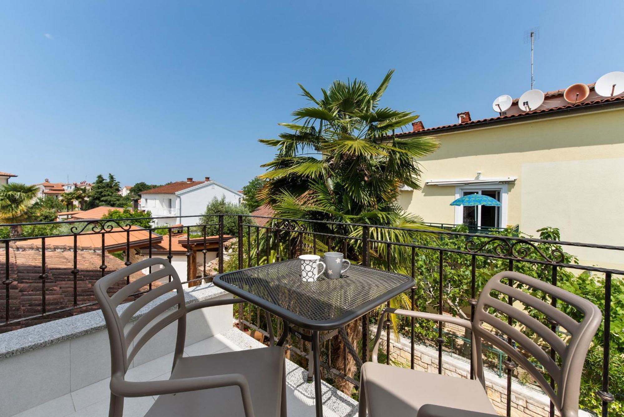 Villa Hope - Apartments With Shared Pool Porec Room photo