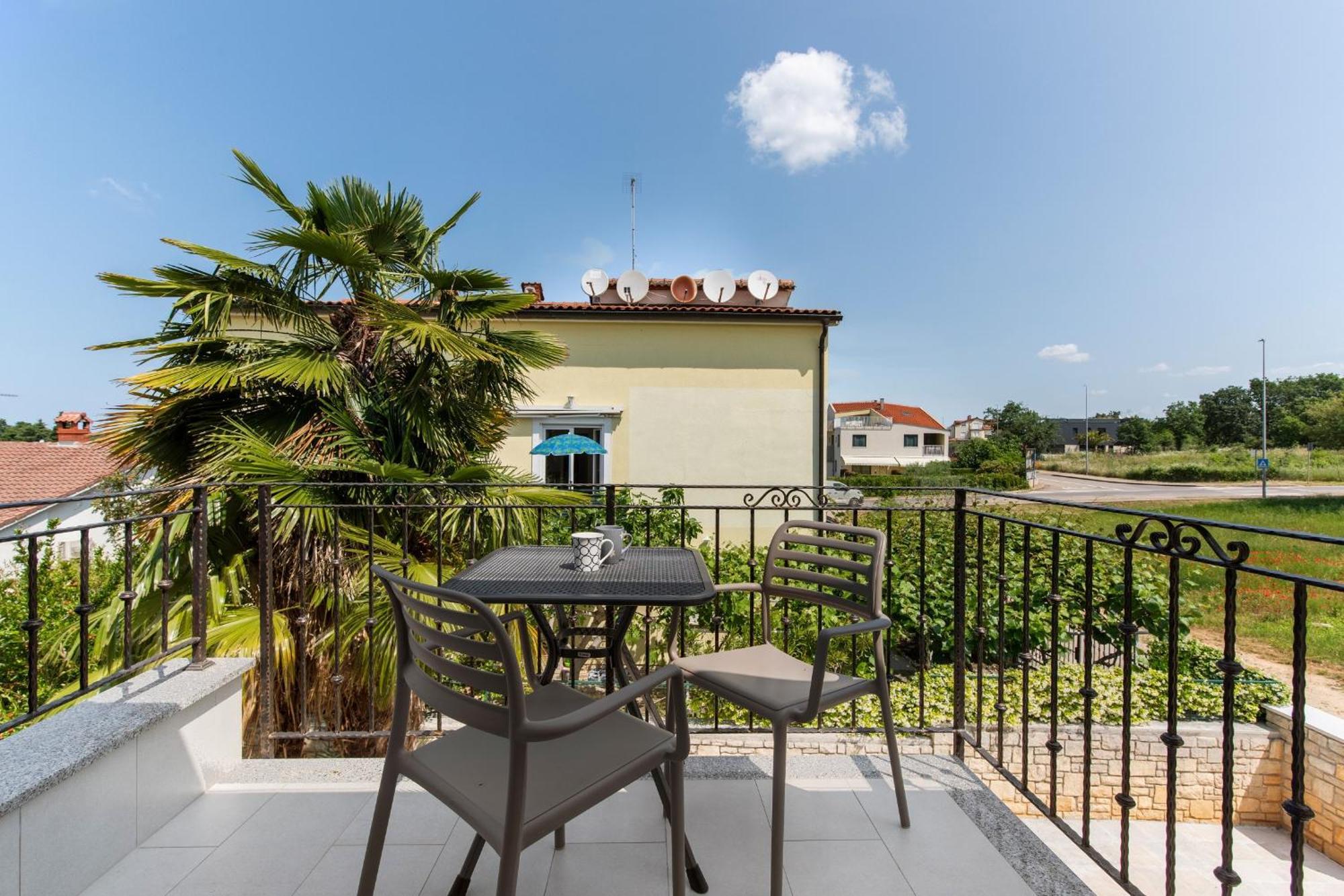 Villa Hope - Apartments With Shared Pool Porec Room photo